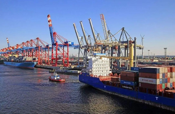 日本國際物流行業(yè)以其高效、快捷和安全的服務(wù)贏得了廣泛贊譽(yù)